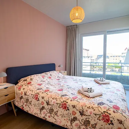 Escape Vlakbij Met Parking Apartamento De Haan