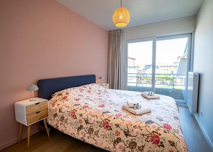 Escape Vlakbij Met Parking Apartamento De Haan